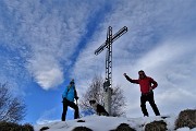 61 Alla croce di vetta del Monte Gioco (1366 m)
